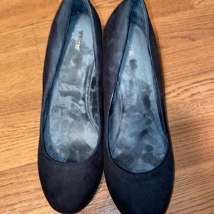 Size 9.5 color black